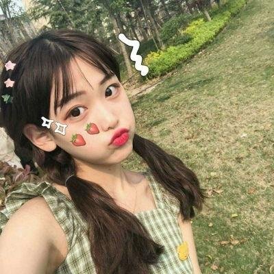 指尖相触，恋恋不舍